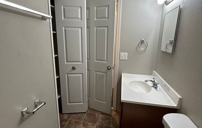 1 bed, 1 bath, 576 sqft, $1,150, Unit 233