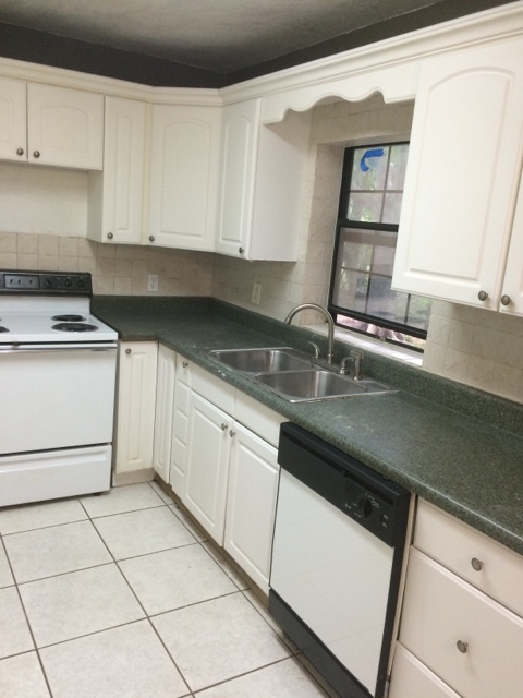 4 beds, 1 bath, $2,860