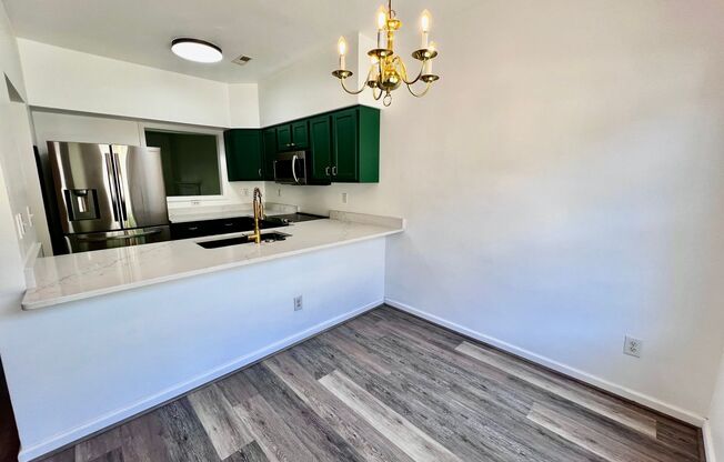 Newly remodeled 3 bed 2.5 bath townhome in Chesapeake