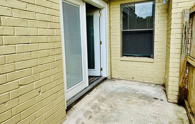 New Rental! 2-Story Townhome in Calallen – Utilities Included!