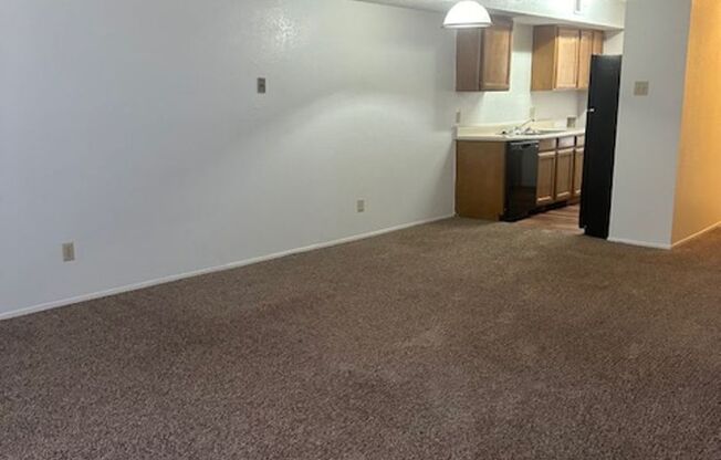 2 beds, 1.5 baths, 1,048 sqft, $880, Unit 0806