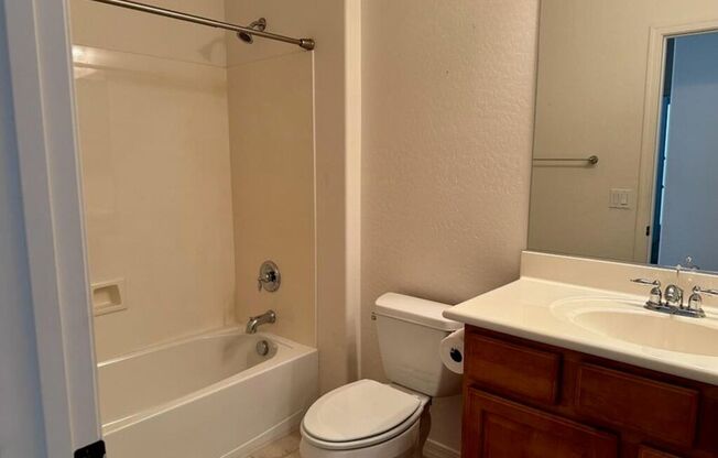 2 beds, 2 baths, $1,600