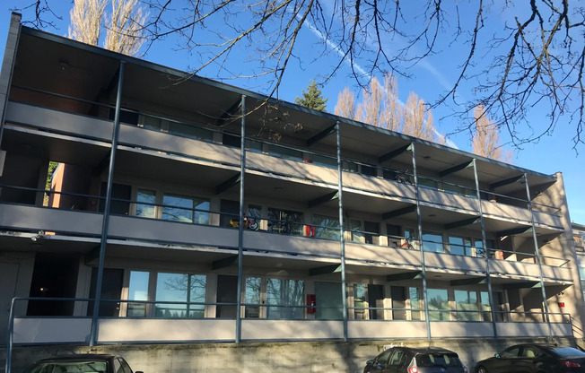 Penrith Apartments - Walk to UW or U-Village!