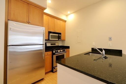 2 beds, 2 baths, 878 sqft, $3,995, Unit 208