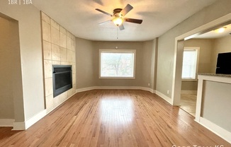 4328 ROANOKE PKWY