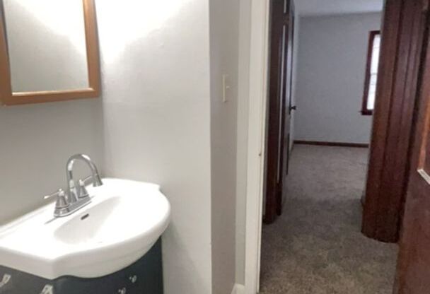 2 beds, 1 bath, $1,200