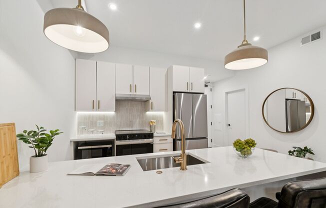 1 bed, 1 bath, 800 sqft, $2,108, Unit 102