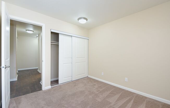 1 bed, 1 bath, 570 sqft, $1,675, Unit 1-109