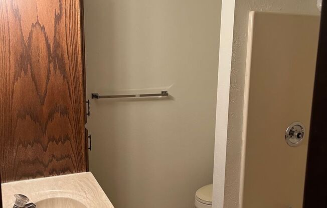2 beds, 2 baths, 1,029 sqft, $1,229, Unit 1401 035