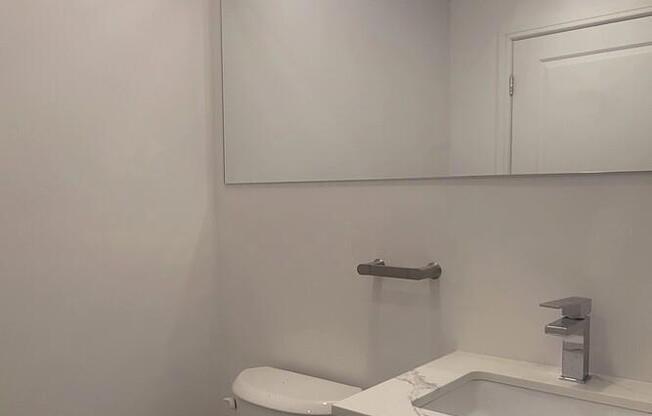 1 bed, 1 bath, $5,500, Unit 4F