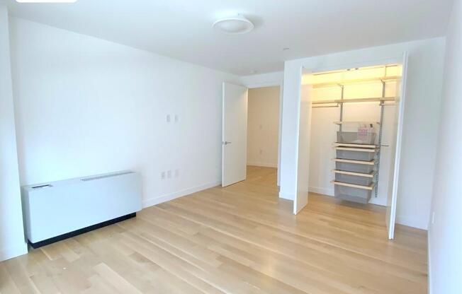 341 W 11 ST
