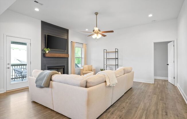 3 bedroom Pet Friendly Home For Rent Near Needmore Road!