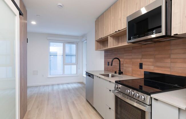 Studio, 1 bath, 306 sqft, $1,371, Unit 307