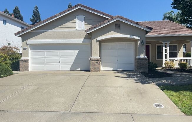 West Roseville 2100sqft, 3 Bedroom (office/den) 3 Car Garage, Single story, Open Floor Plan, fireplace,  close to schools and shopping