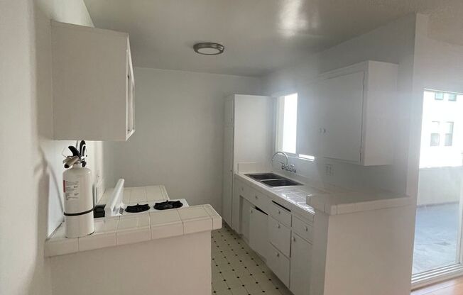 1 bed, 1 bath, $2,150, Unit 4