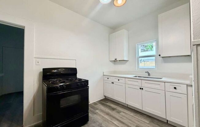 Property For Rent at 222 Lowell St, San Antonio TX 78210