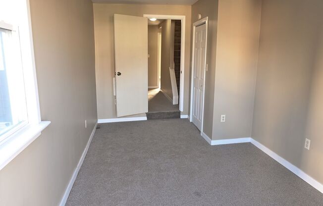 3 beds, 1 bath, $1,560