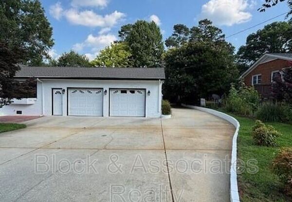 710 WAKELAND DR