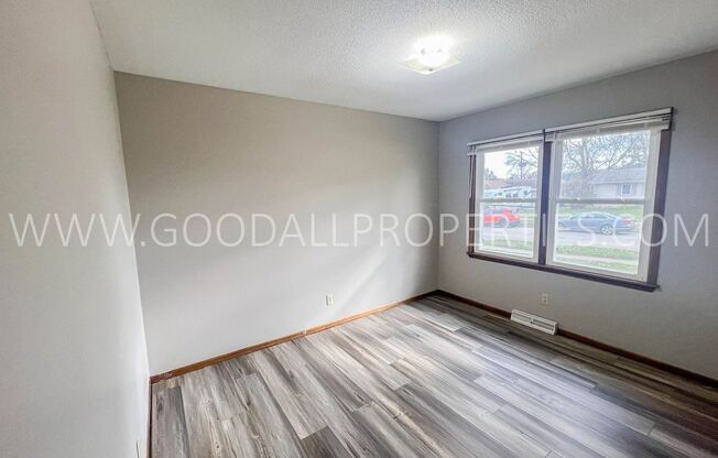 2 beds, 1 bath, $1,050