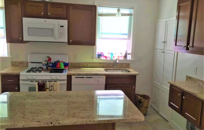 Providence/Smith Hill – Two bed First Floor $1,550