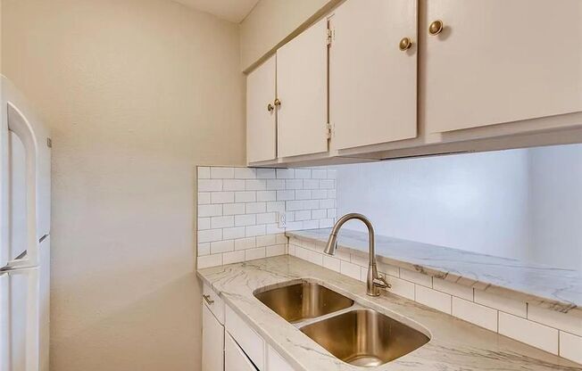 1 bed, 1 bath, 510 sqft, $1,150, Unit B