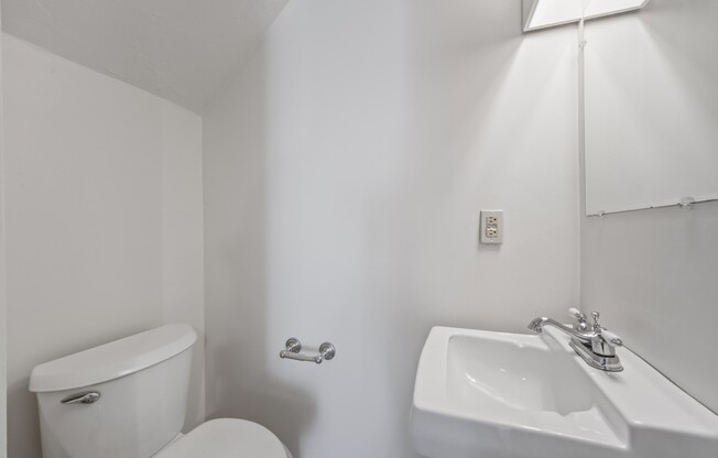 2 beds, 2.5 baths, 1,550 sqft, $3,100, Unit 13