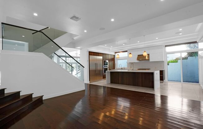 Stunning 4-Bedroom, 4.5-Bath Smart Home in Los Angeles' 90027 Area