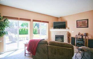 3 beds, 2.5 baths, $2,595