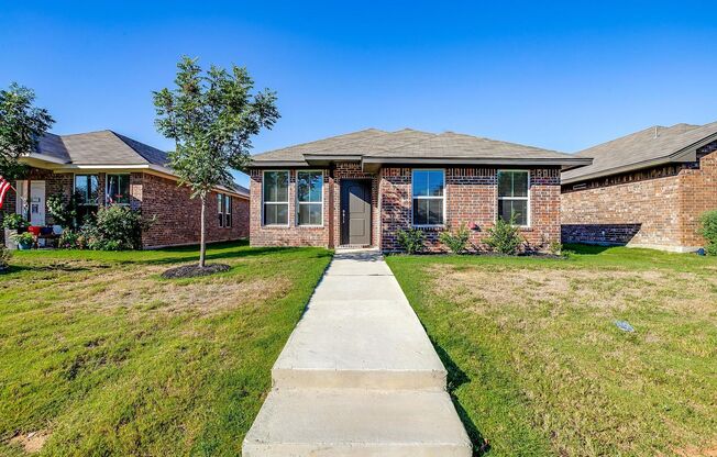 Home located in the heart of Burleson!