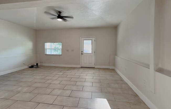 3801 1/2 W PALMIRA AVE