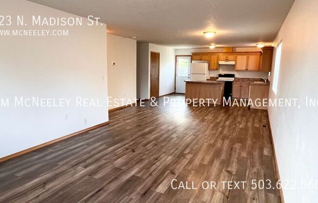 123 N MADISON ST