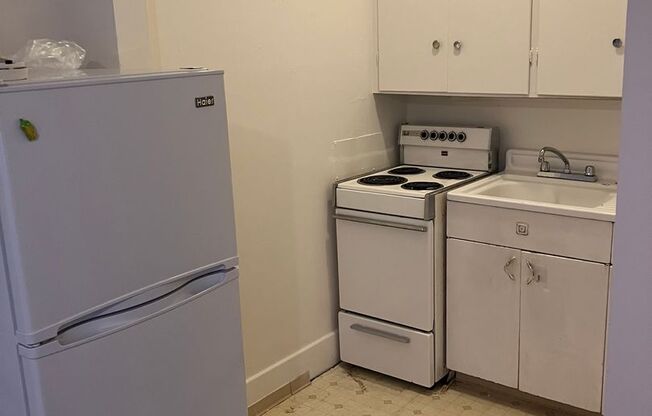 Studio, 1 bath, 182 sqft, $1,000, Unit 112