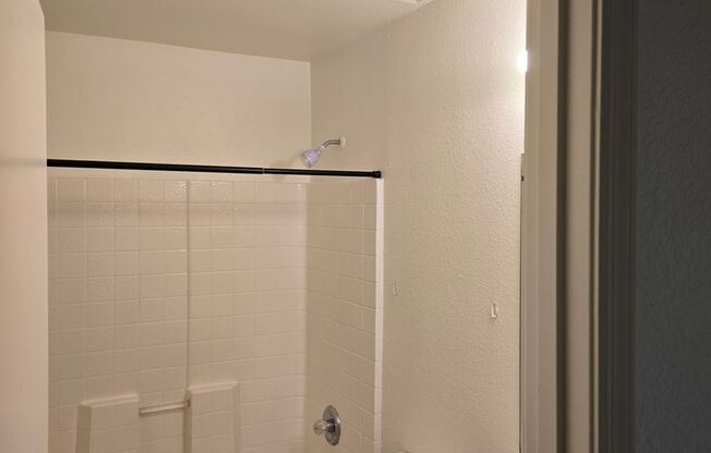 8233 N 111 LN