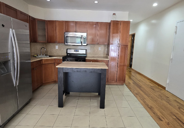 483 RUTLAND RD