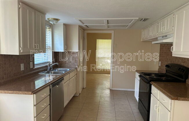 5209 PENSACOLA DR