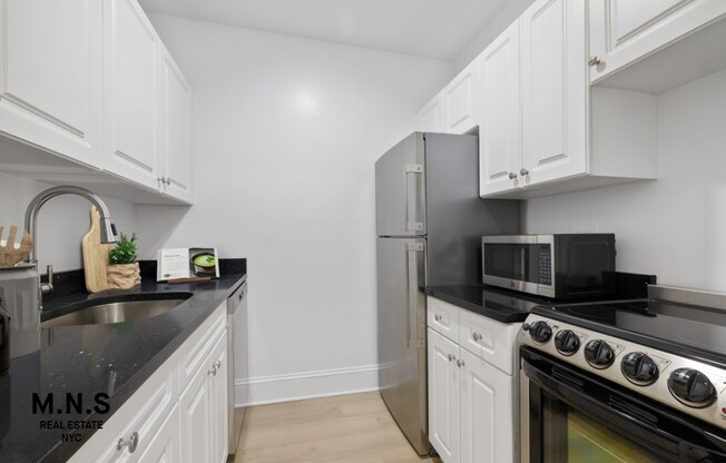 1 bed, 1 bath, $5,500, Unit 25-B03