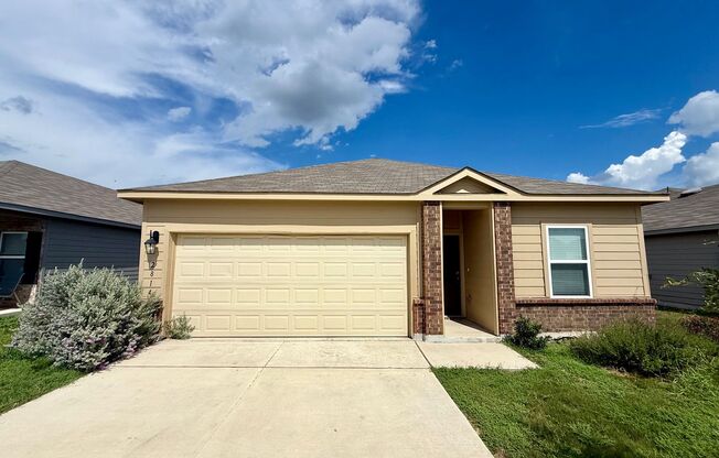 1-Story 3 Bedroom 2 Bathrooms Home in Horizon Point in Converse, TX