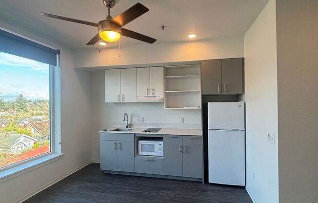 1 bed, 1 bath, 442 sqft, $1,558, Unit 601