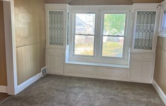 4 beds, 1 bath, $1,199