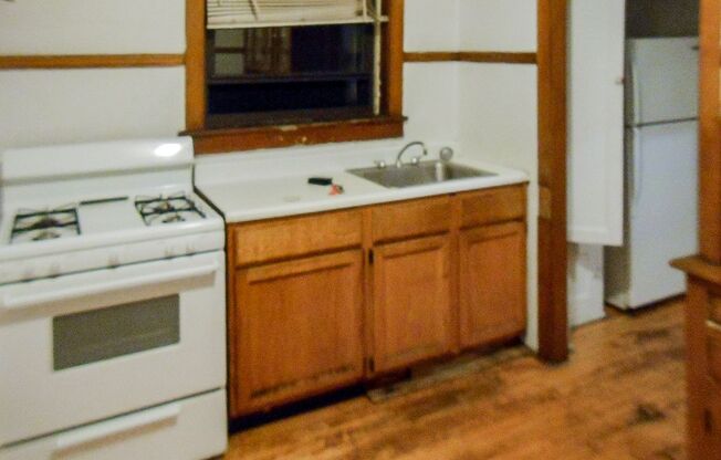 2 beds, 1 bath, 845 sqft, $1,735, Unit 3925-3E
