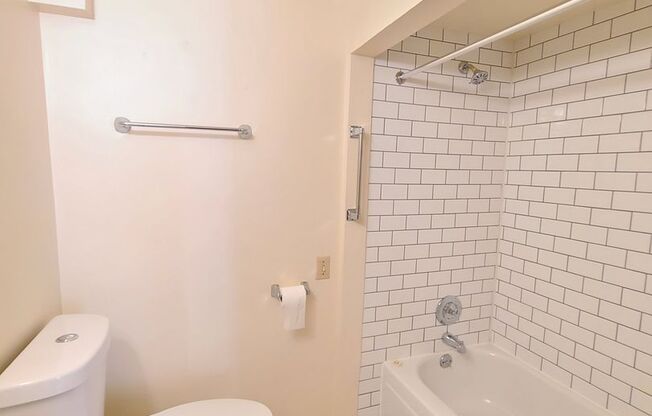 1 bed, 1 bath, $1,100, Unit 2