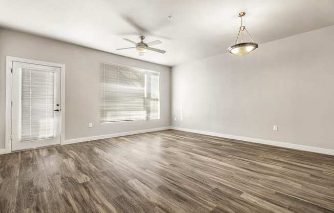 Living room at V on Broadway Apartments in Tempe AZ November 2020 (7)