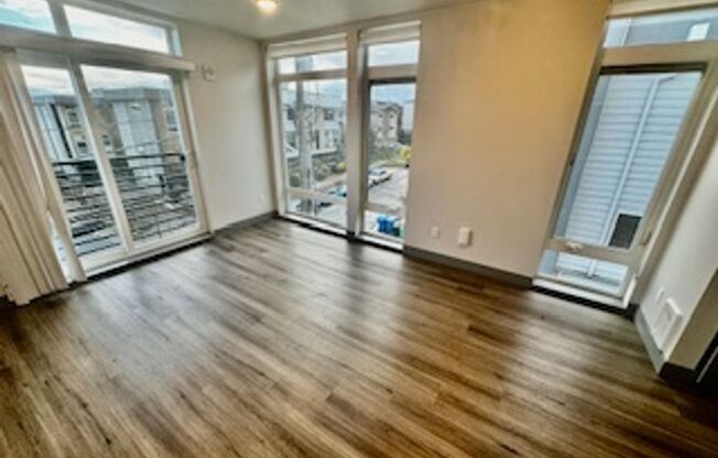 Studio, 1 bath, 421 sqft, $1,595, Unit 313