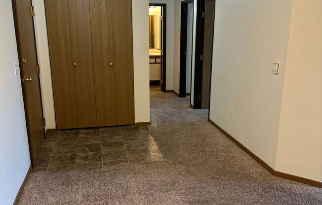 2 beds, 1 bath, 900 sqft, $795, Unit 210