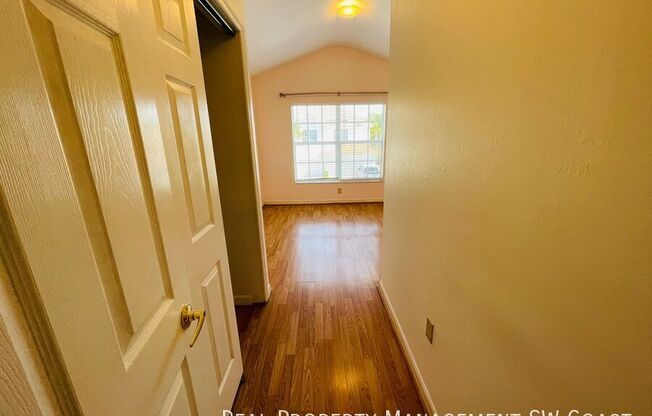 936 HAMPTON CIR