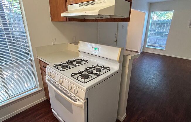 1 bed, 1 bath, 450 sqft, $1,250, Unit Unit 201