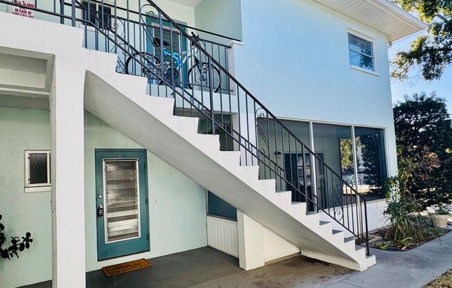 Parklane - 725 2nd Street N