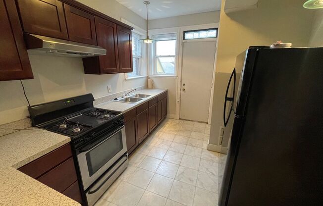 6 beds, 2 baths, 3,000 sqft, $2,849, Unit UNIT 19