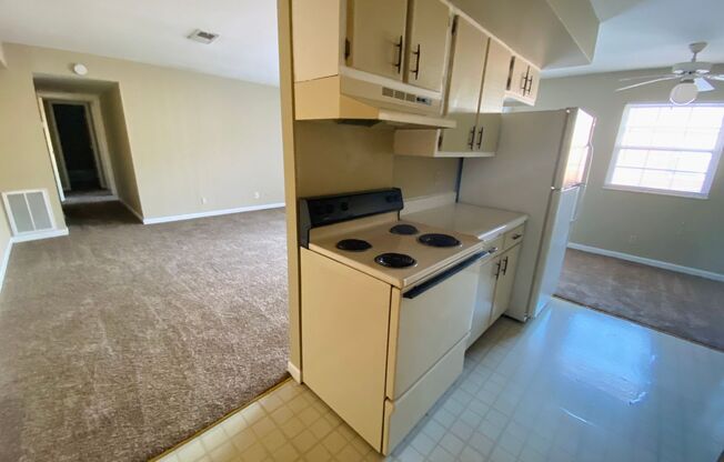 2 beds, 1 bath, 880 sqft, $959, Unit 111