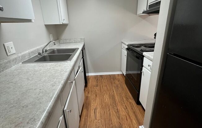 1 bed, 1 bath, 800 sqft, $900, Unit 124